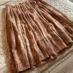 Beautiful, elegant Club Monaco pleated skirt - size 2